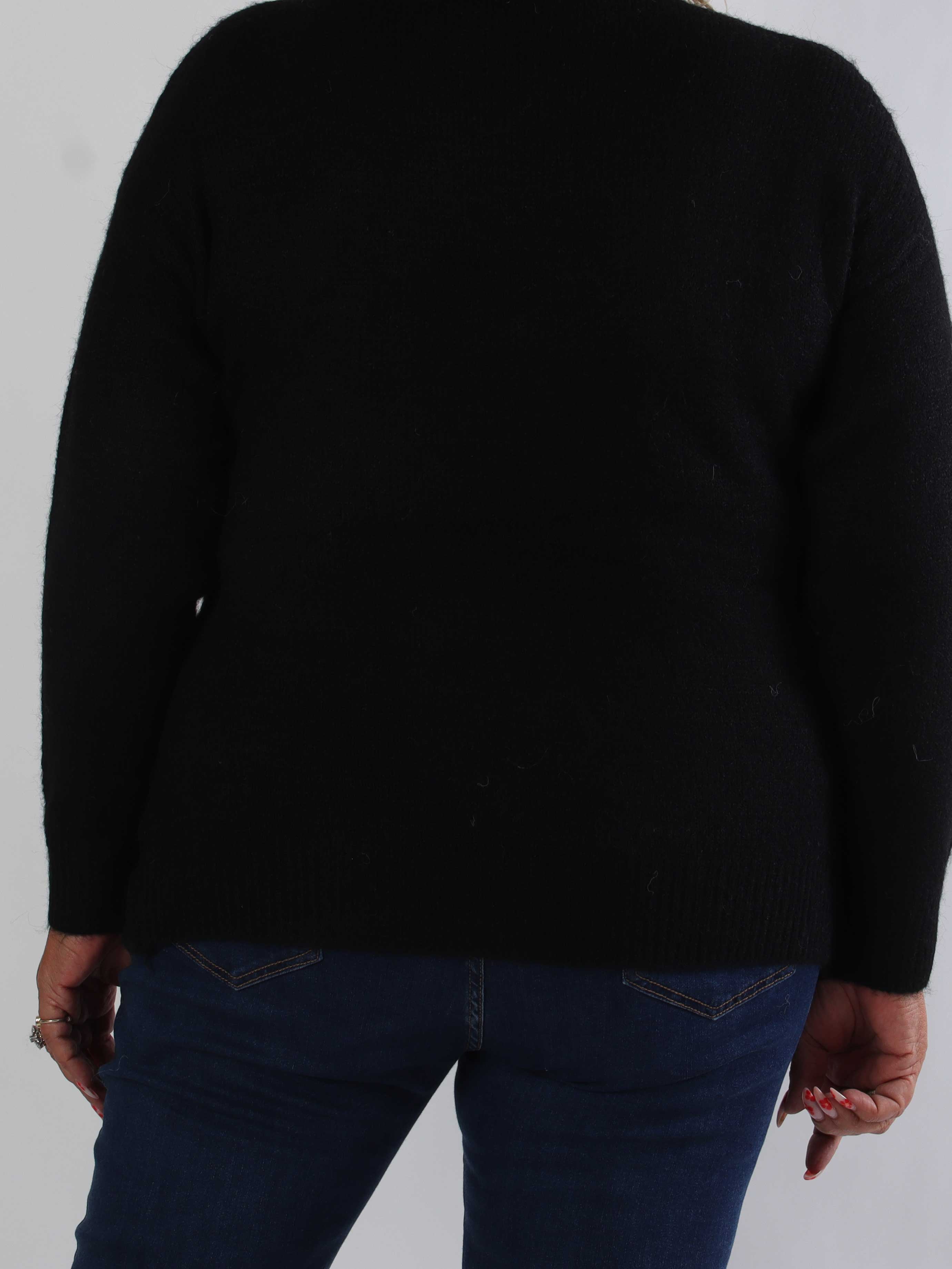 Ondine - Elegant plus size strikbluse med fine hvide perler og lille slids
